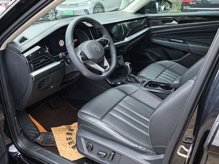 Фото 8 - Volkswagen Passat