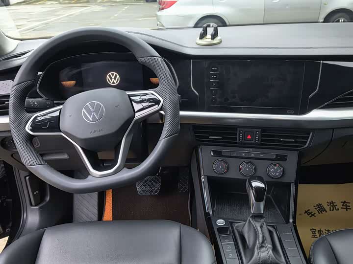 Фото 9 - Volkswagen Passat