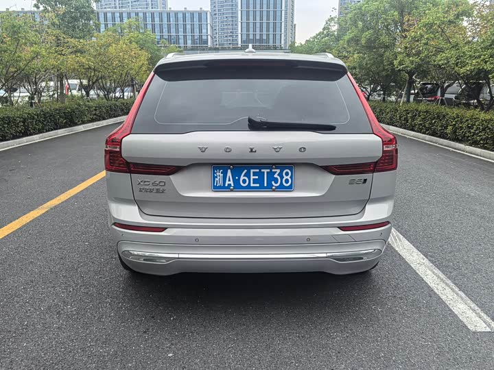 Фото 10 - Volvo XC60