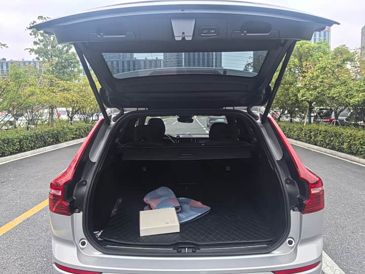 Фото 8 - Volvo XC60