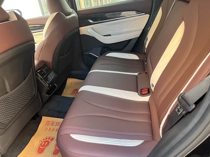 Фото 5 - Geely Monjaro