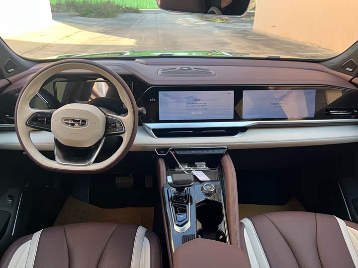 Фото 6 - Geely Monjaro