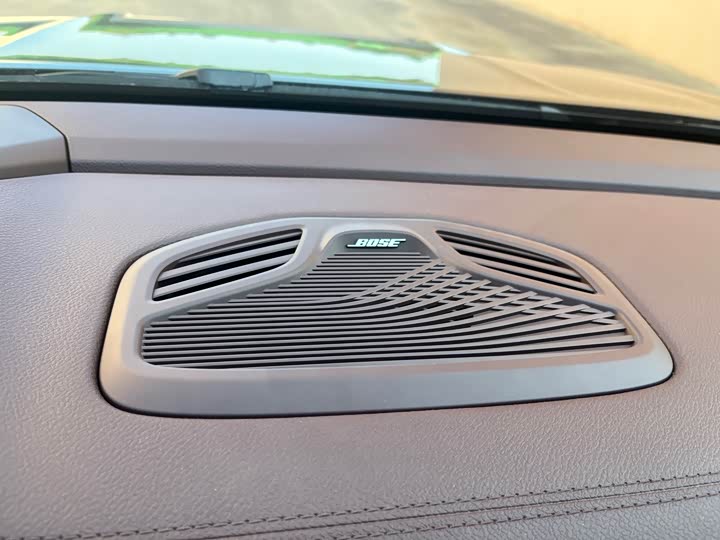 Фото 8 - Geely Monjaro