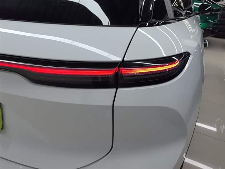 Фото 8 - Nio ES6