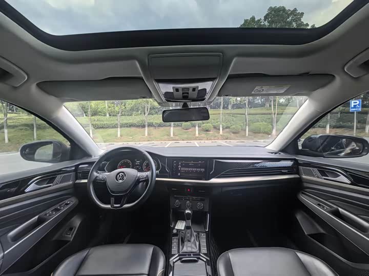 Фото 10 - Volkswagen Passat