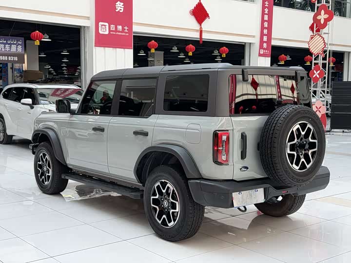 Фото 13 - Ford Bronco