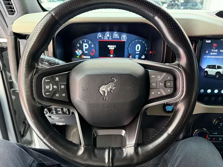 Фото 4 - Ford Bronco