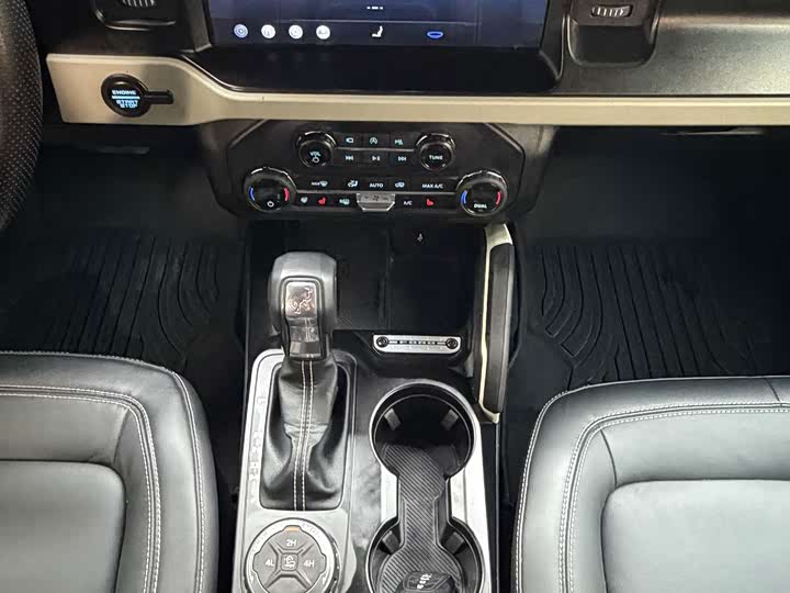 Фото 5 - Ford Bronco