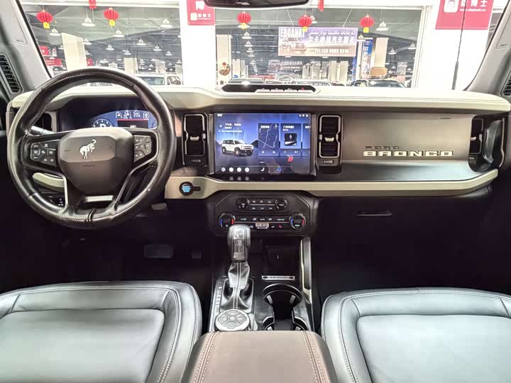 Фото 9 - Ford Bronco