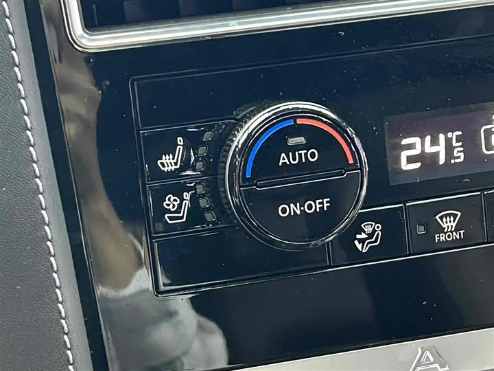 Фото 22 - Nissan Armada