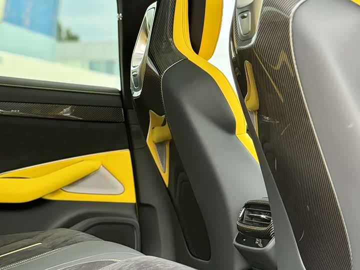 Фото 15 - Xiaomi SU7 Ultra