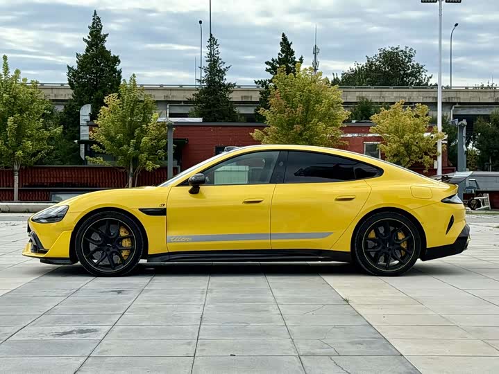 Фото 3 - Xiaomi SU7 Ultra