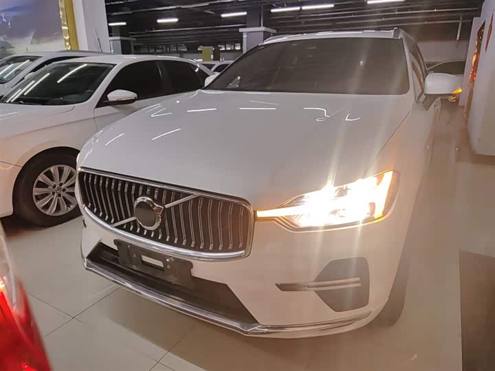 Фото 2 - Volvo XC60