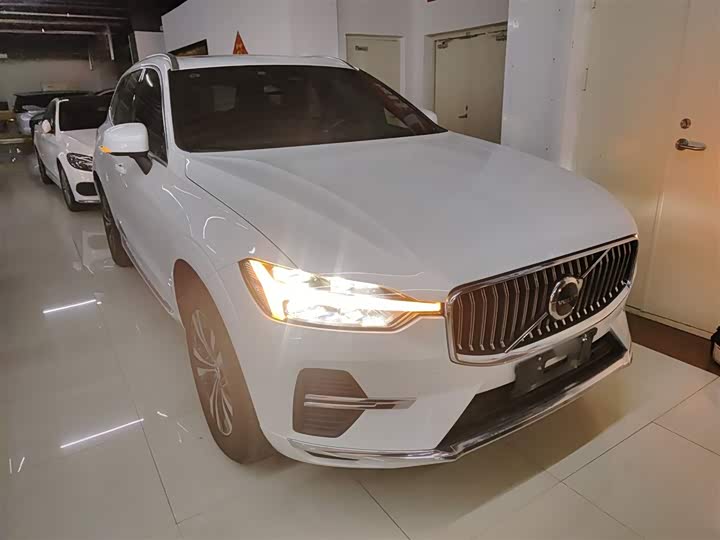 Фото 4 - Volvo XC60