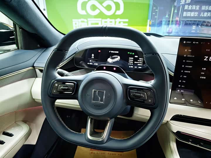 Фото 12 - Zeekr 001