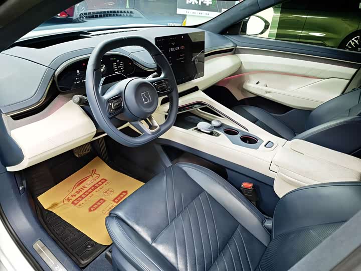 Фото 19 - Zeekr 001