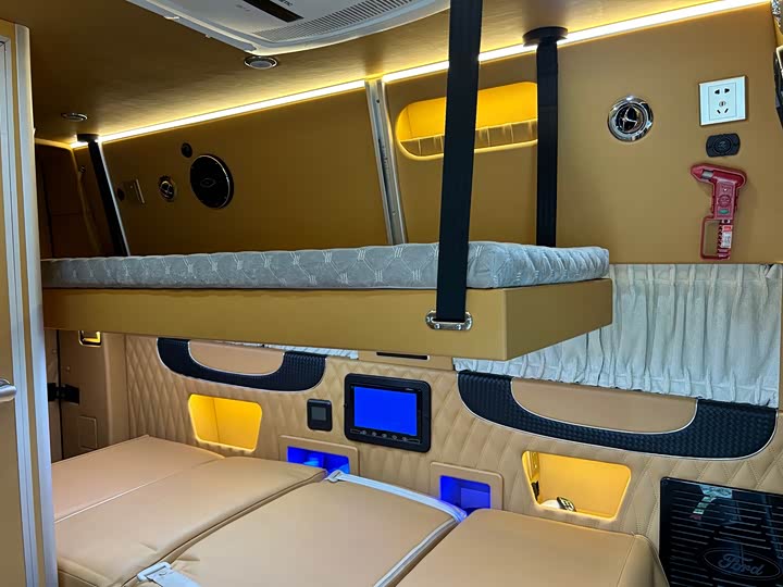 Фото 10 - Ford Transit