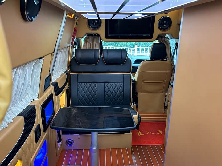 Фото 14 - Ford Transit