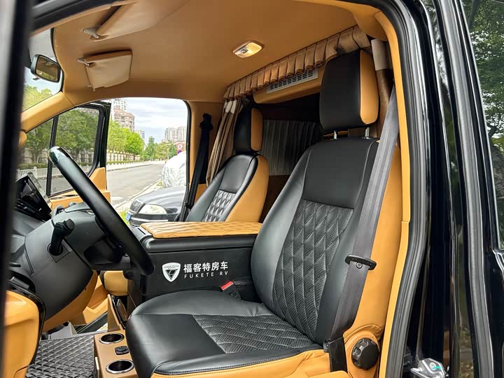 Фото 19 - Ford Transit