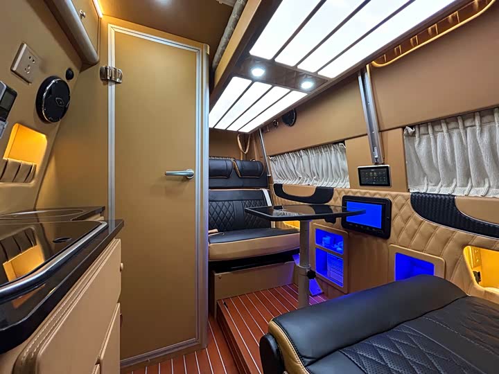 Фото 8 - Ford Transit