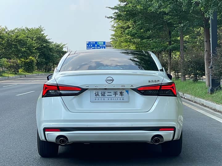 Фото 10 - Nissan Teana