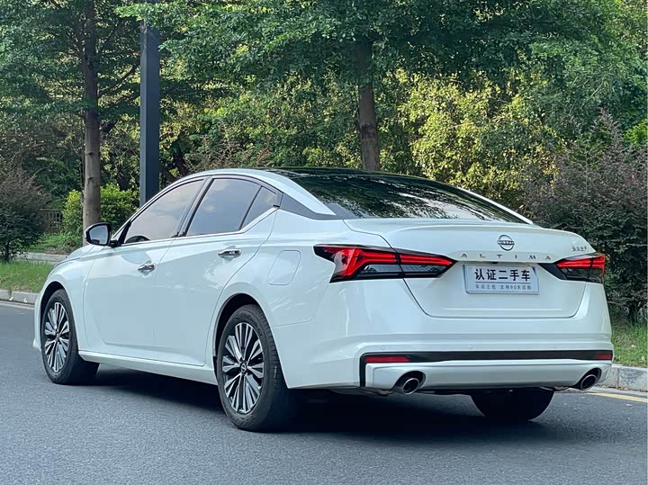 Фото 11 - Nissan Teana