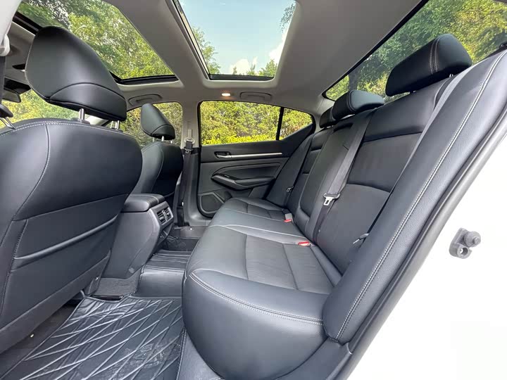 Фото 6 - Nissan Teana