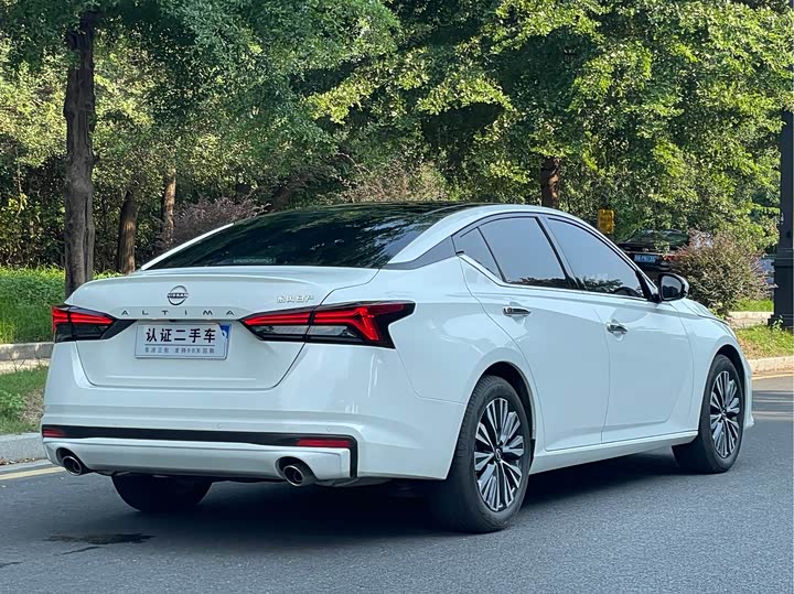 Фото 9 - Nissan Teana