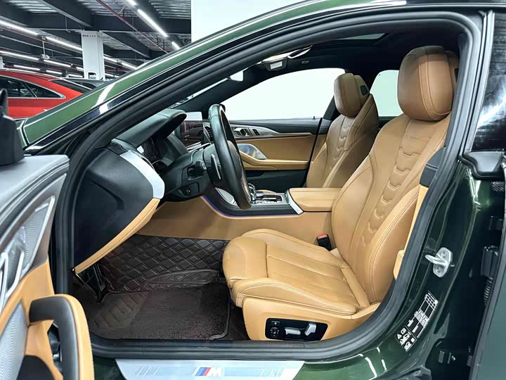 Фото 6 - BMW 8 Series