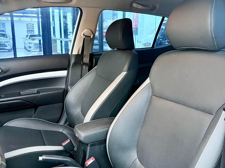 Фото 12 - Kia KX1