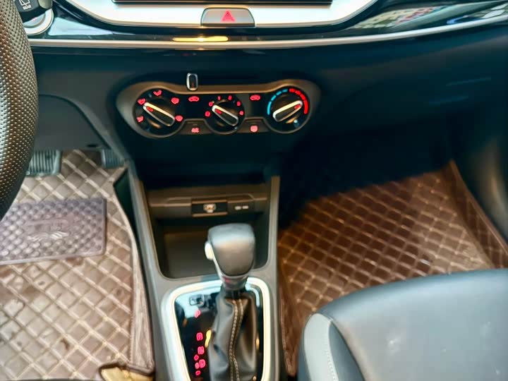 Фото 15 - Kia KX1