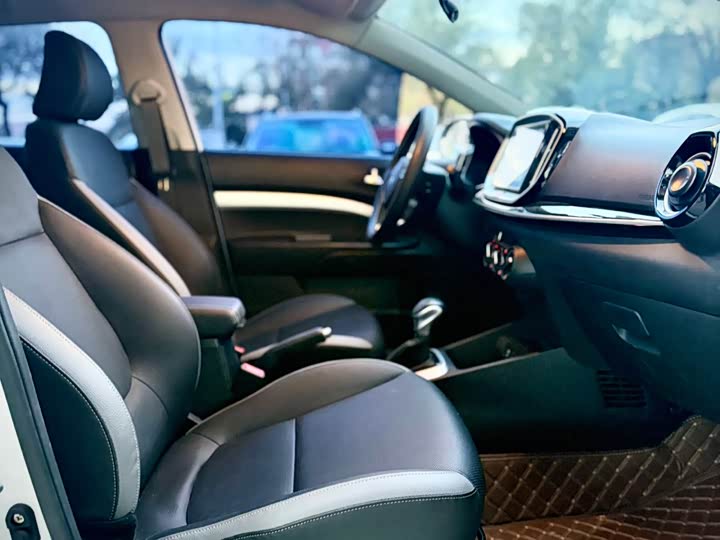 Фото 22 - Kia KX1