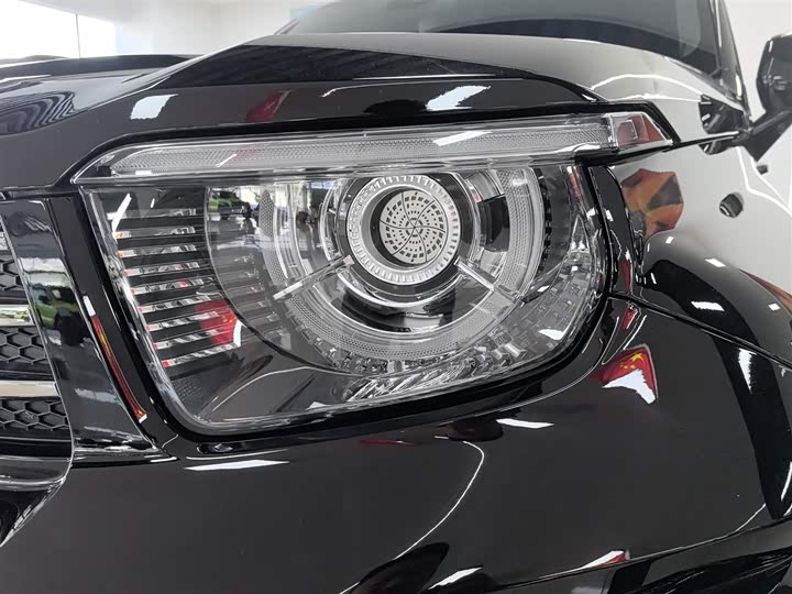 Фото 3 - Tank 700 Hybrid