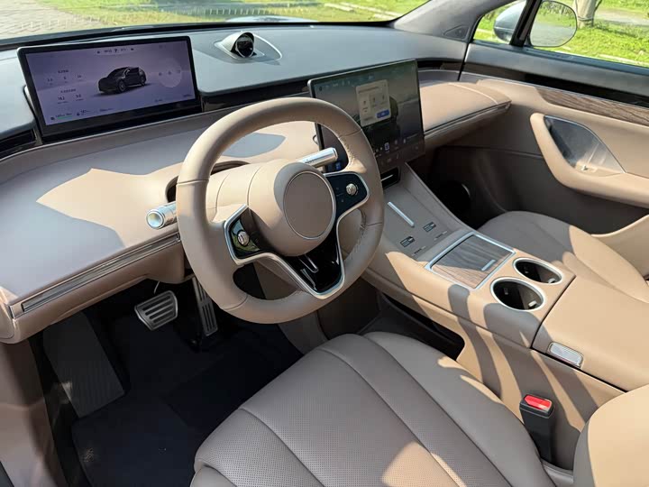 Фото 10 - Luxeed R7