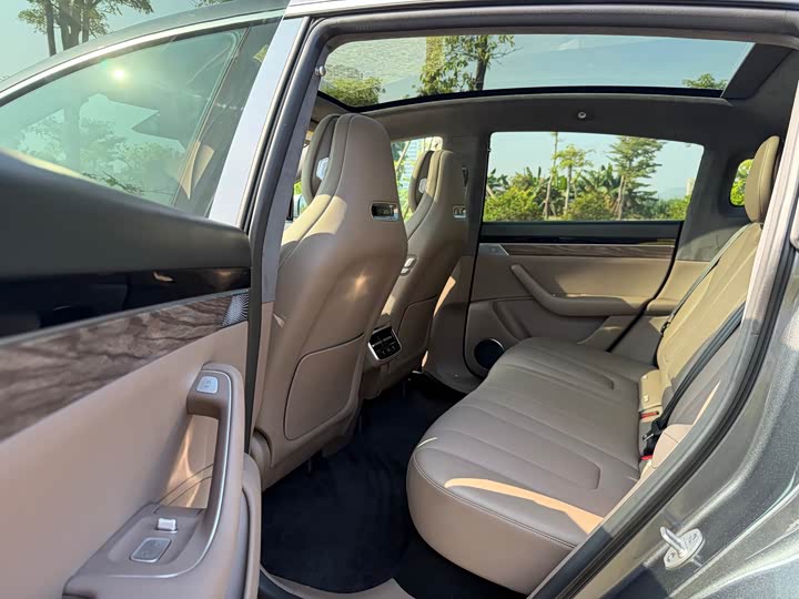 Фото 9 - Luxeed R7