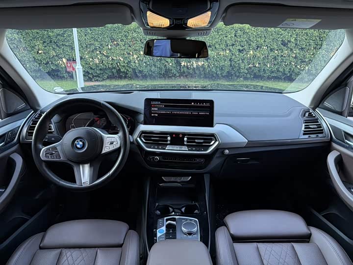 Фото 10 - BMW iX3