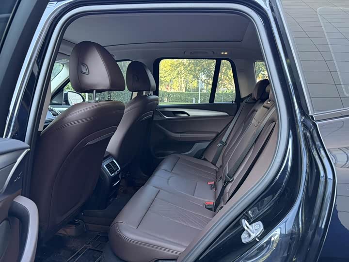 Фото 13 - BMW iX3