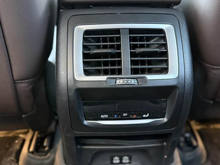 Фото 14 - BMW iX3