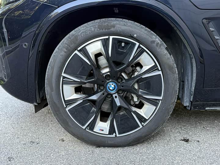 Фото 17 - BMW iX3