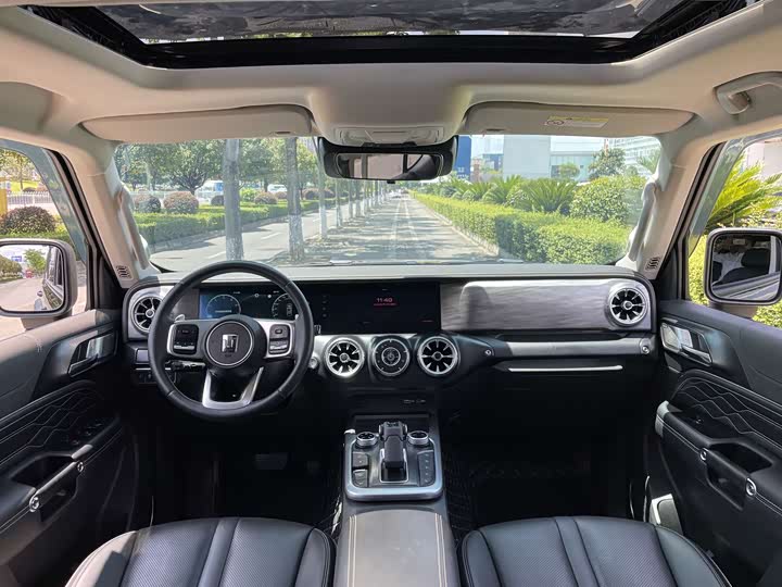 Фото 10 - Tank 300