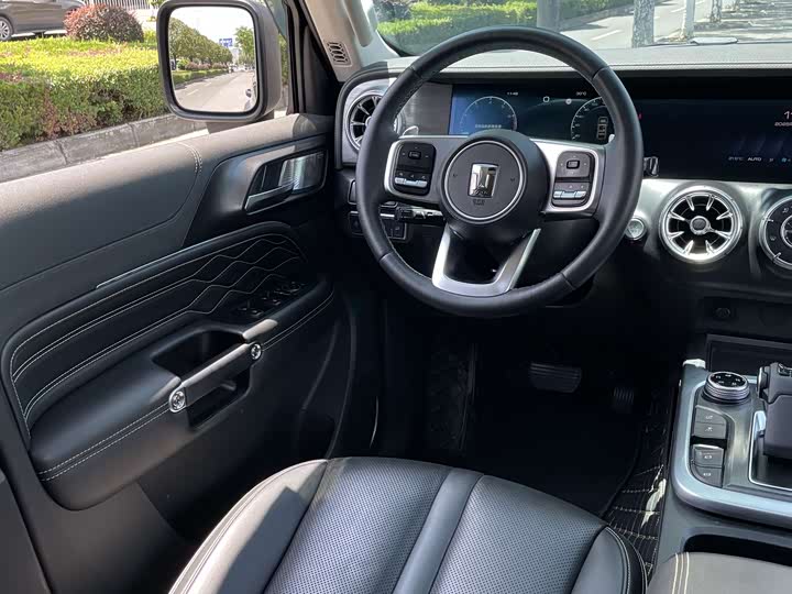 Фото 16 - Tank 300