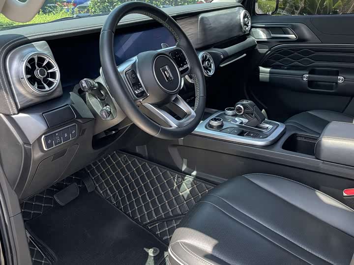 Фото 7 - Tank 300