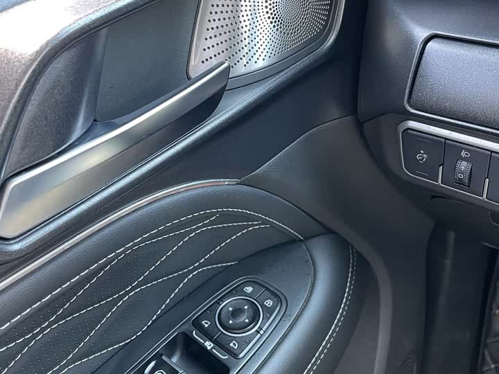 Фото 8 - Tank 300