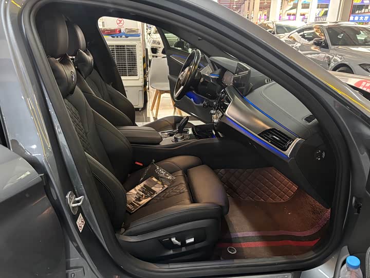 Фото 5 - BMW 5 Series