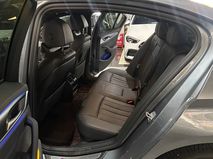 Фото 6 - BMW 5 Series