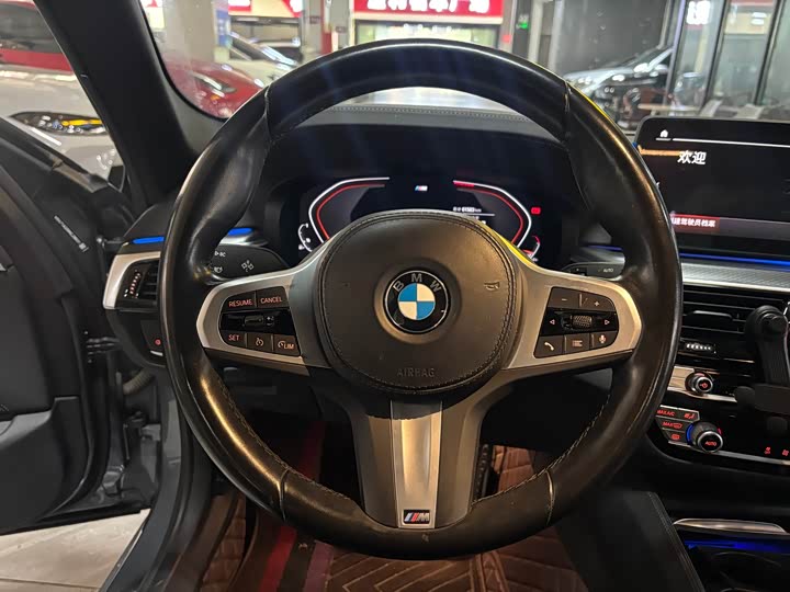 Фото 9 - BMW 5 Series