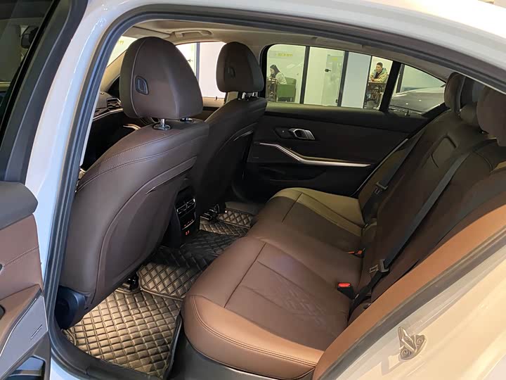 Фото 11 - BMW 3 Series