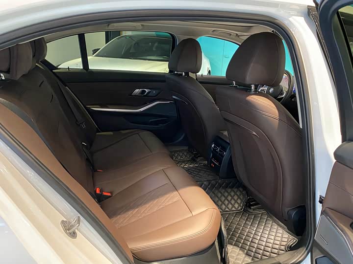 Фото 13 - BMW 3 Series