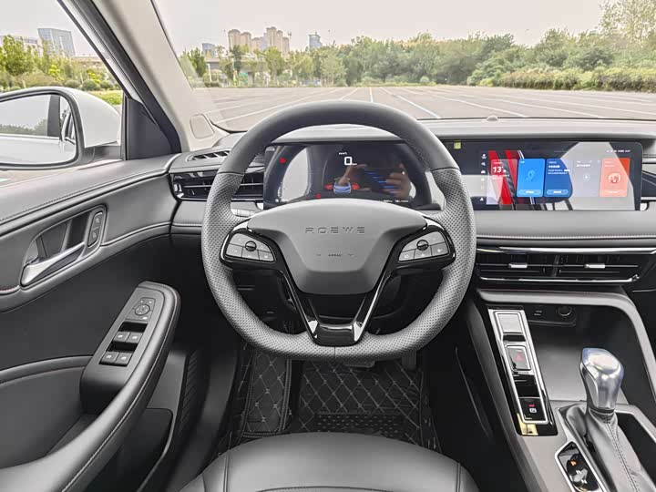 Фото 20 - Roewe i5