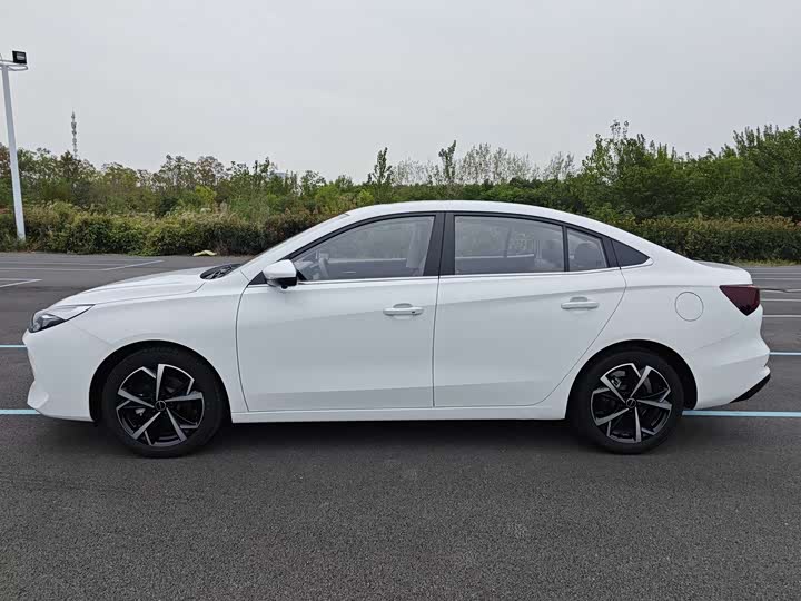 Фото 3 - Roewe i5